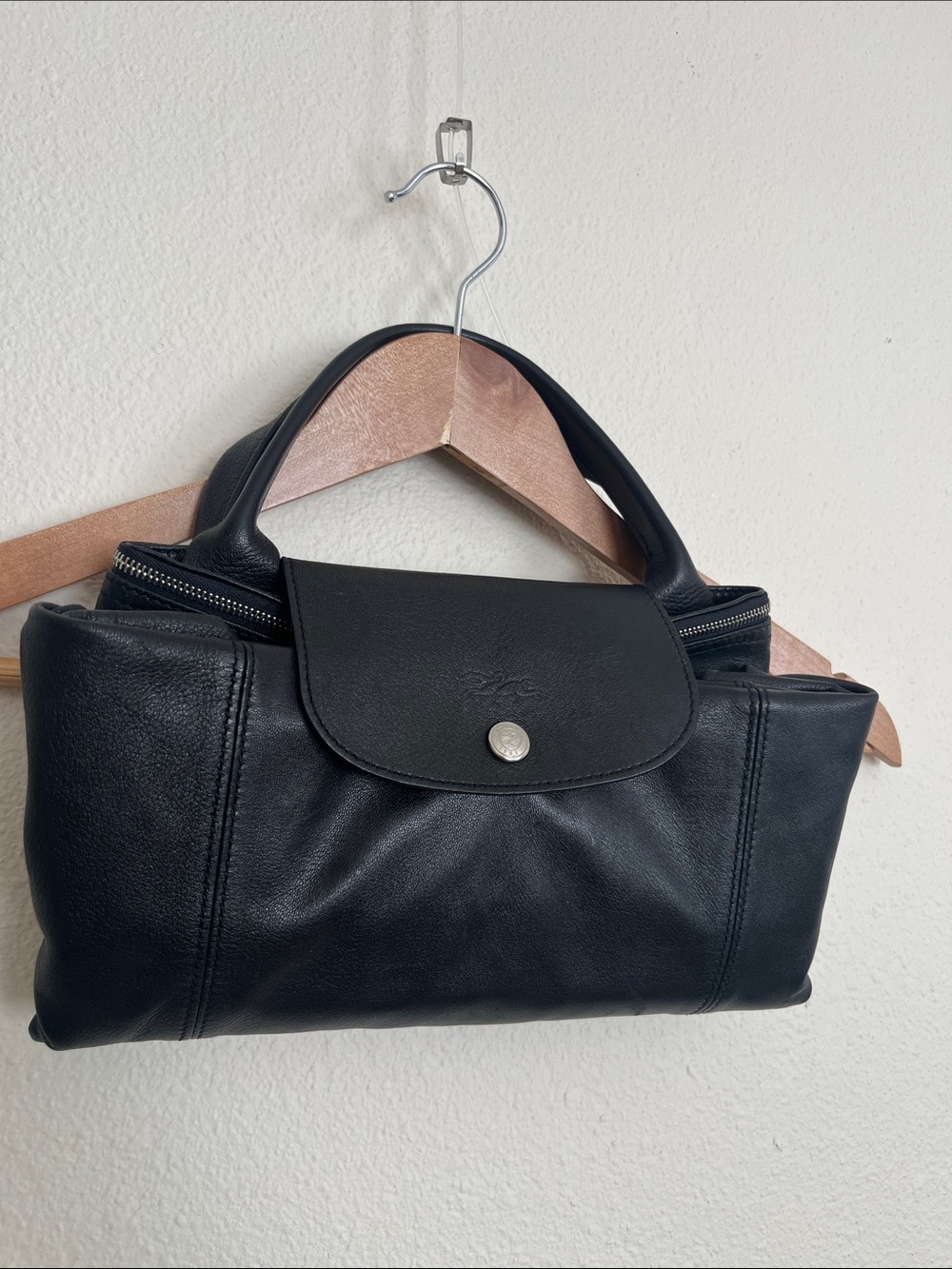 Genuine Longchamp Le Pliage Cuir Convertible Bag in Black - 100% Leather - Picture 11 of 11